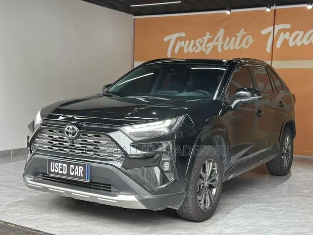 Toyota RAV4 2023 Black · Photo 1