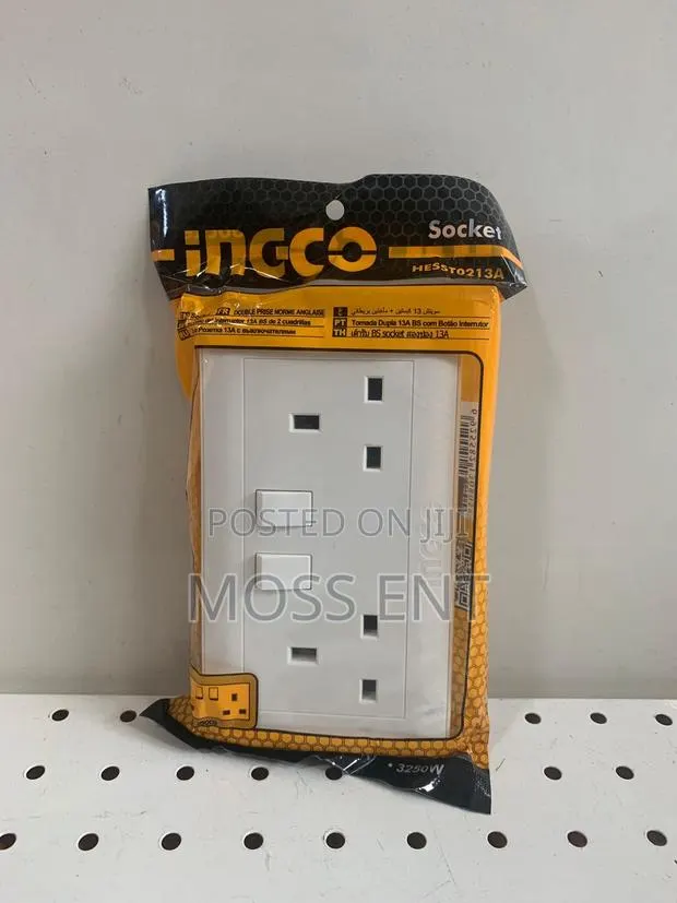 Bs Socket 2 Gang 13a - Hesst0213a · Photo 1