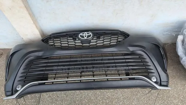 Toyota Highlander 2019,2020,2021,2022,2023 Complete Front Bumper SE · Photo 1