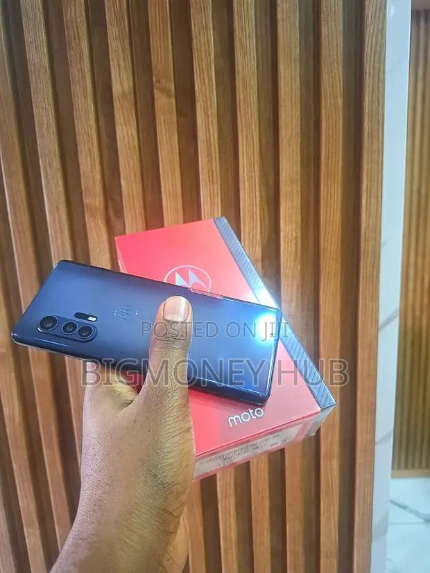 New Motorola Edge Plus 256 GB · Photo 1