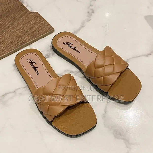 Chic Summer Cross-Band Slippers for Women ( Rubber Based) · Photo 1