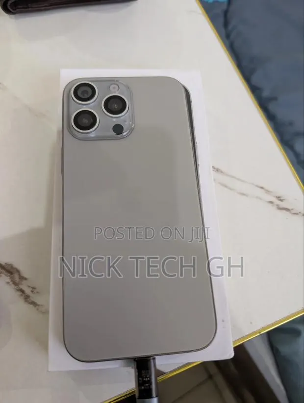 New Apple iPhone 16 Pro Max 1 TB Gray · Photo 1