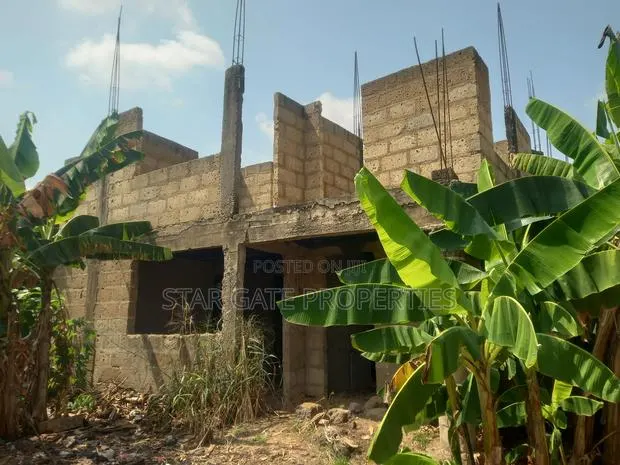 12bdrm House in Kenyasi Adwumam, Kumasi Metropolitan for sale · Photo 1