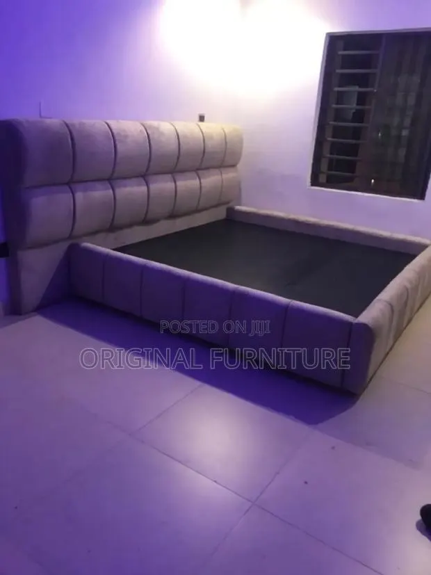 Queen Size Bed Frame · Photo 1