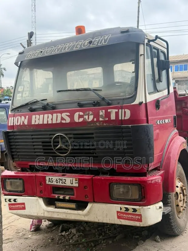 Mercedes-Benz Tipper Truck 1996 Red · Photo 1