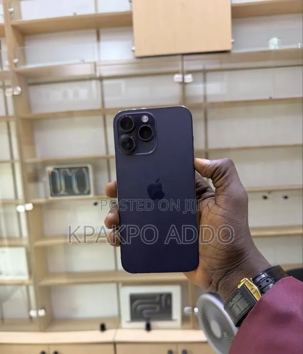 Apple iPhone 14 Pro Max 128 GB Purple · Photo 1