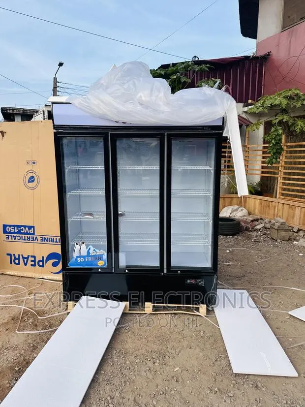 Quiet Operation Pearl PVC-150 Display Fridge 3doors · Photo 1