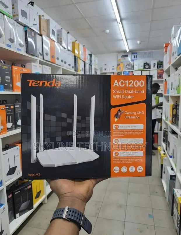 New AC5 Dual Band Wireless Repeater/ Access Point. · Photo 1