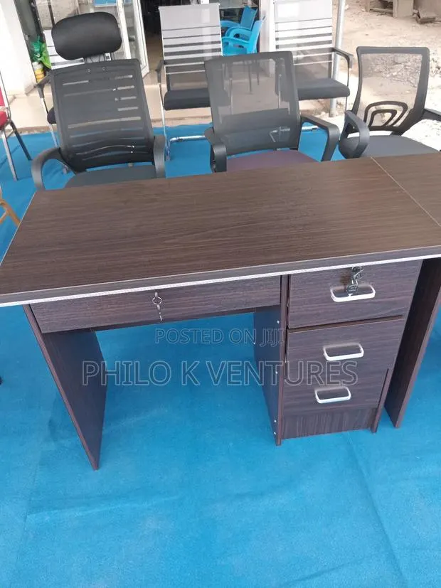 Tutor Table for Classroom · Photo 1