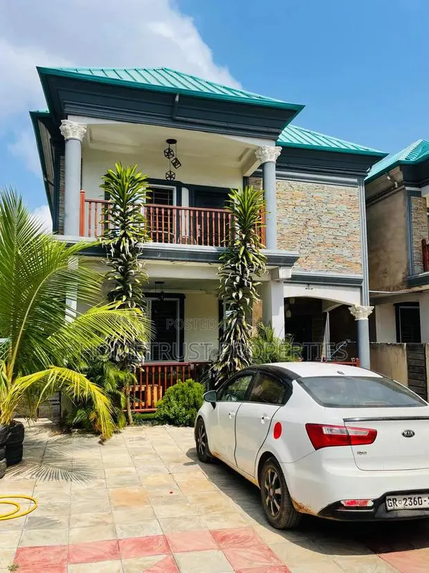 5bdrm Duplex in Ablekuma Olebu for sale · Photo 1