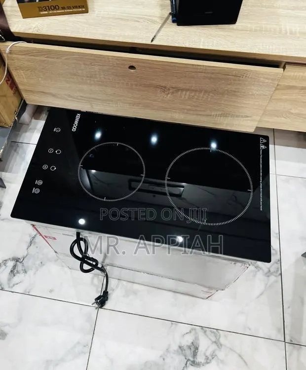 Touch Control 2 Electric Kenwood Cooktop · Photo 1
