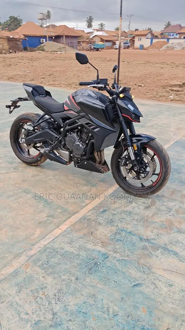Motorcycle 2025 Black · Photo 1