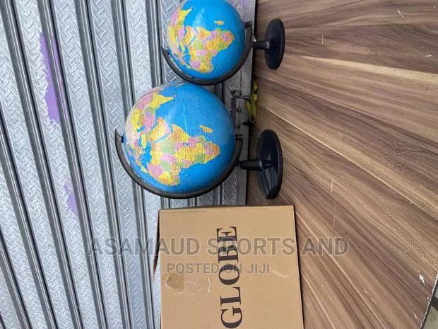 Original Globe Medium Size at Cool Price · Photo 1