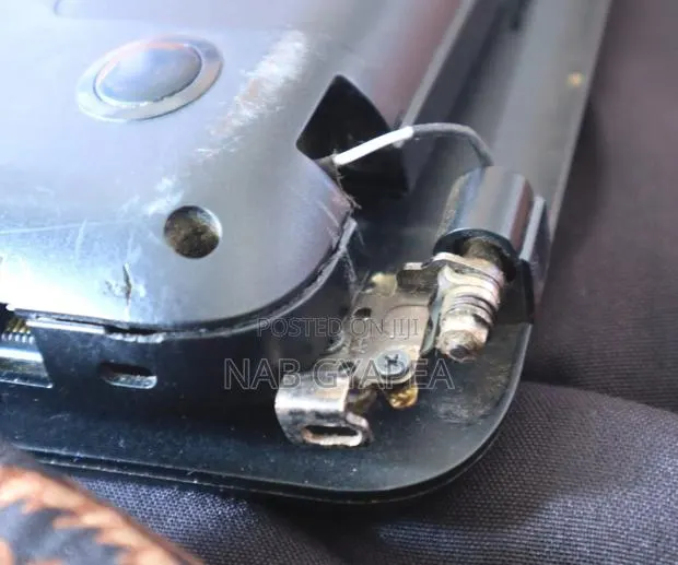 Laptop Hinge Repairs · Photo 1