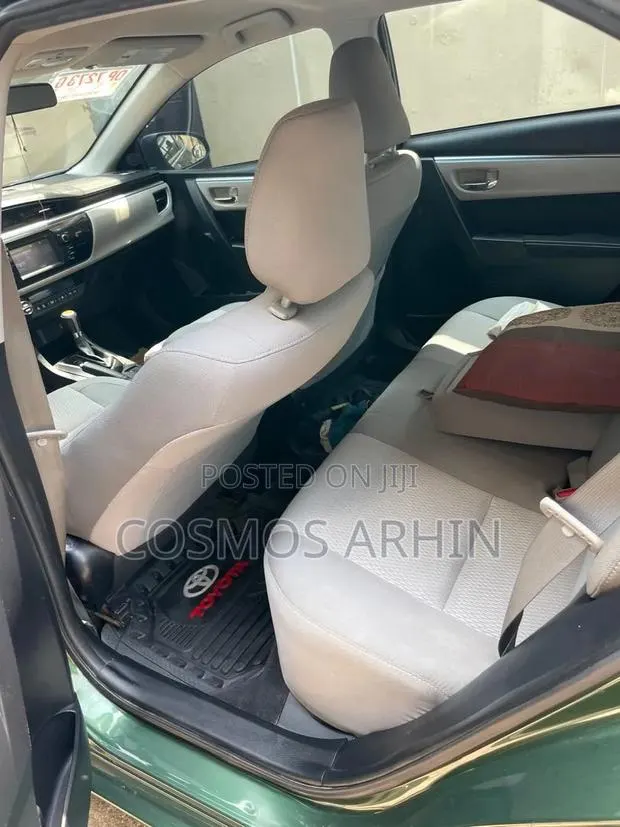 Toyota Corolla 2016 Green · Photo 1
