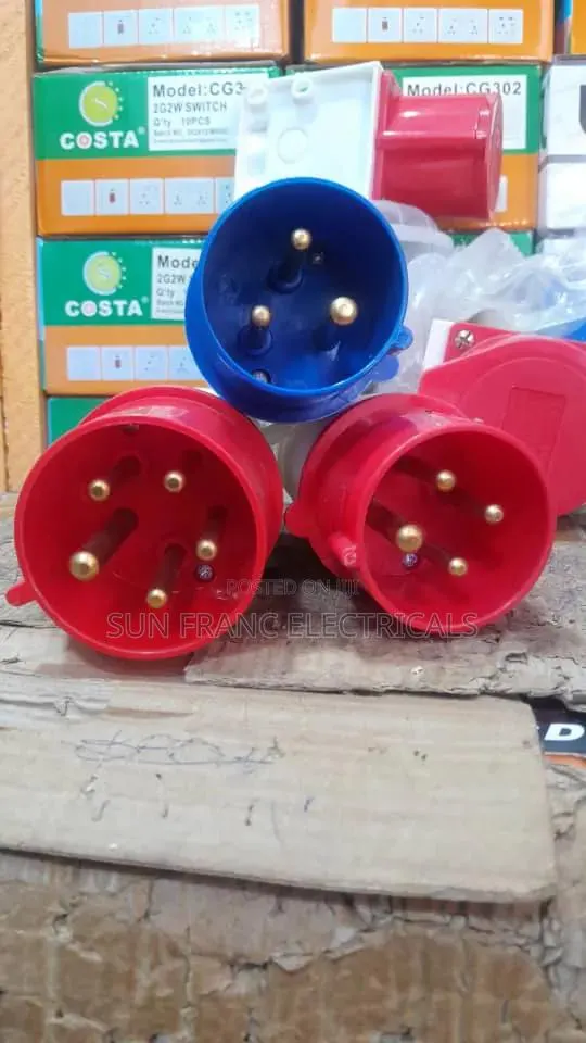 32a 3pin 4pin 5pin Industrial Male and Female Plug · Photo 1