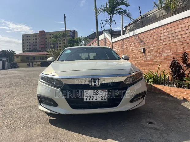 Honda Accord 2018 Off white · Photo 1