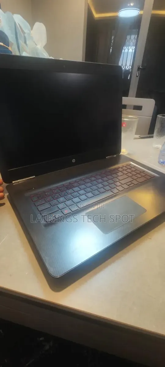 Laptop HP Omen 17 16GB Intel Core i7 SSD 256GB · Photo 1