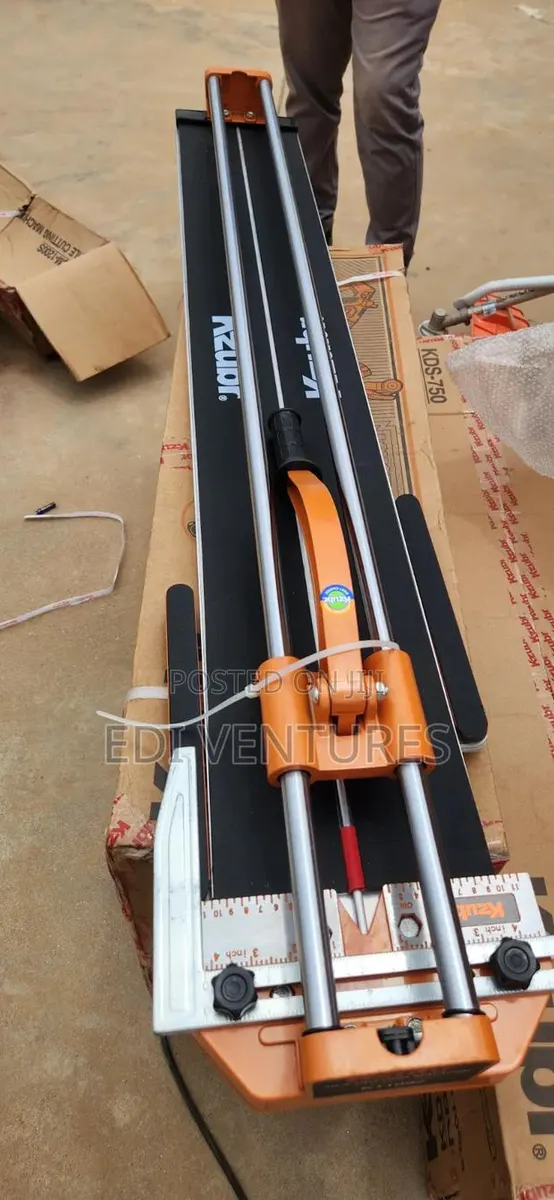 TILE CUTTER 120X 120 - 1200MM With Laser Light · Photo 1