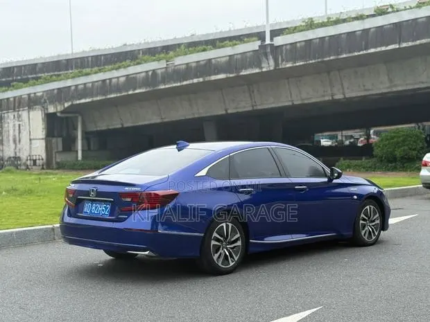Honda Accord Sport (2.0L 4cyl Turbo 6M) 2019 Blue · Photo 3