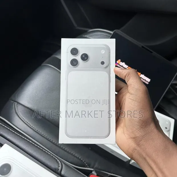 New Apple iPhone 17 Pro Max 256 GB Silver · Photo 1