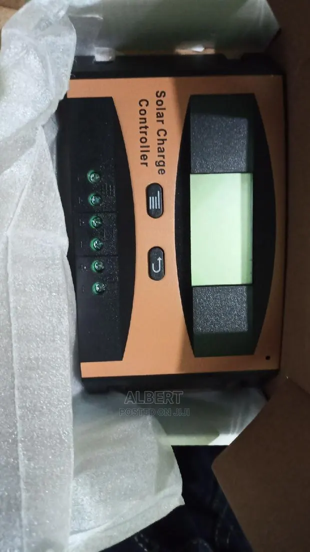 20a Charge Controller · Photo 1