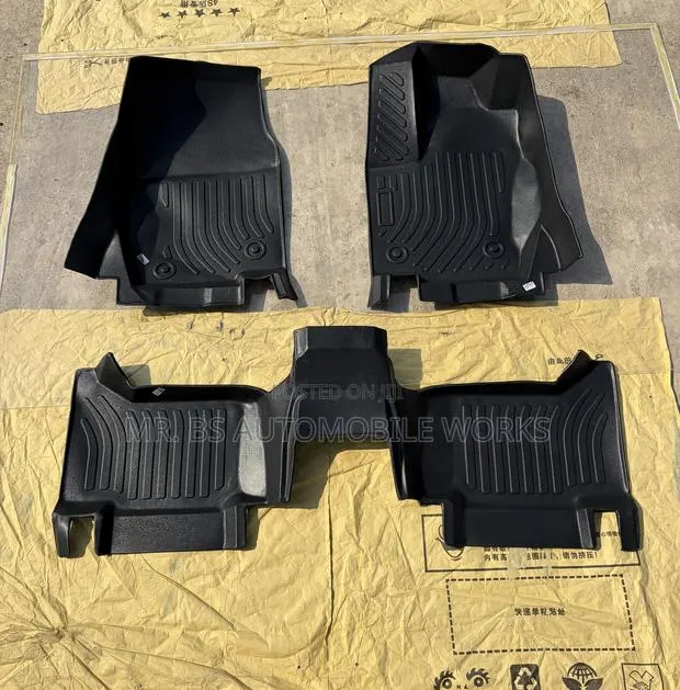 Land Cruiser Prado 3D Floor Mat 2024-2026 · Photo 1