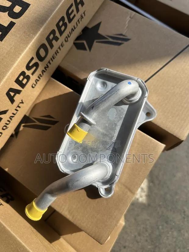 Mercedes Benz W203 - C180, C200, C230 Etc Engine Oil Cooler · Photo 1