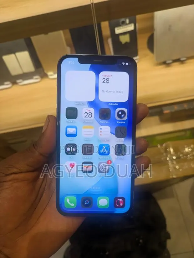 New Apple iPhone 12 64 GB · Photo 1
