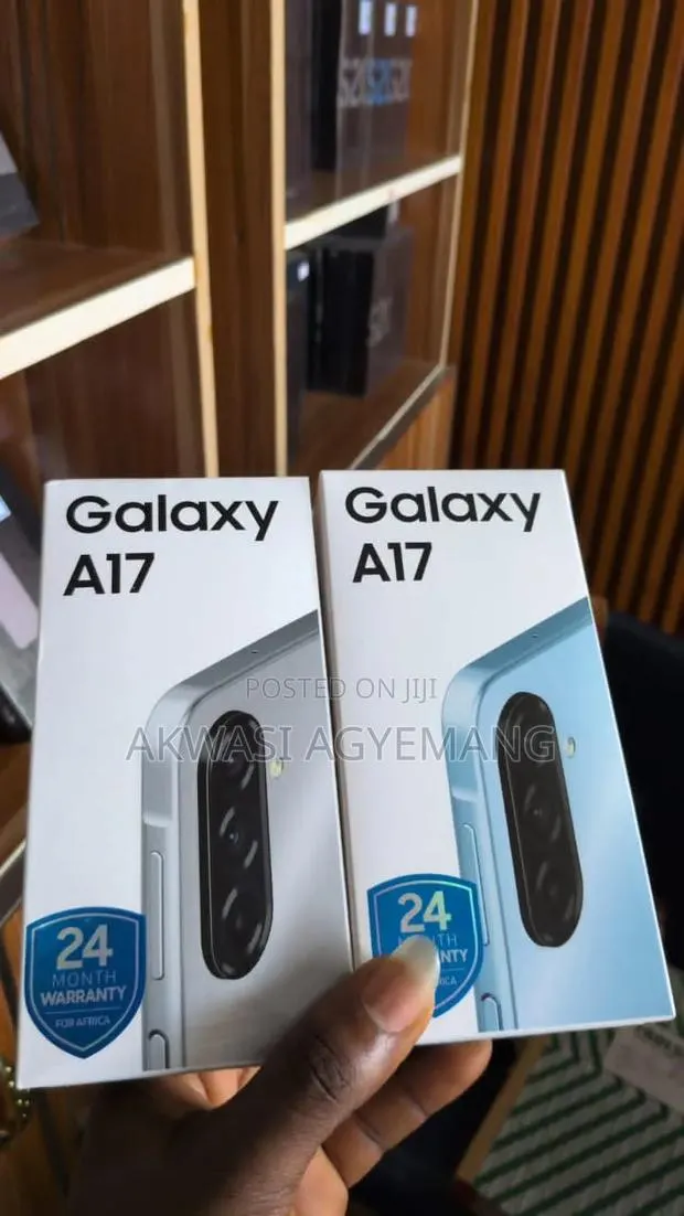 New Samsung Galaxy A17 128 GB Silver · Photo 1