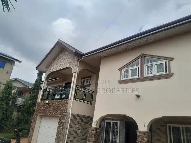 7bdrm Duplex in Botwe School, Nmai-Dzorn for rent · Photo 2