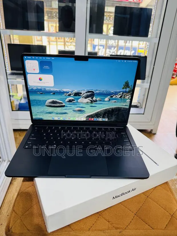 Laptop Apple MacBook Air 2022 M2 8GB Apple M2 SSD 256GB · Photo 1