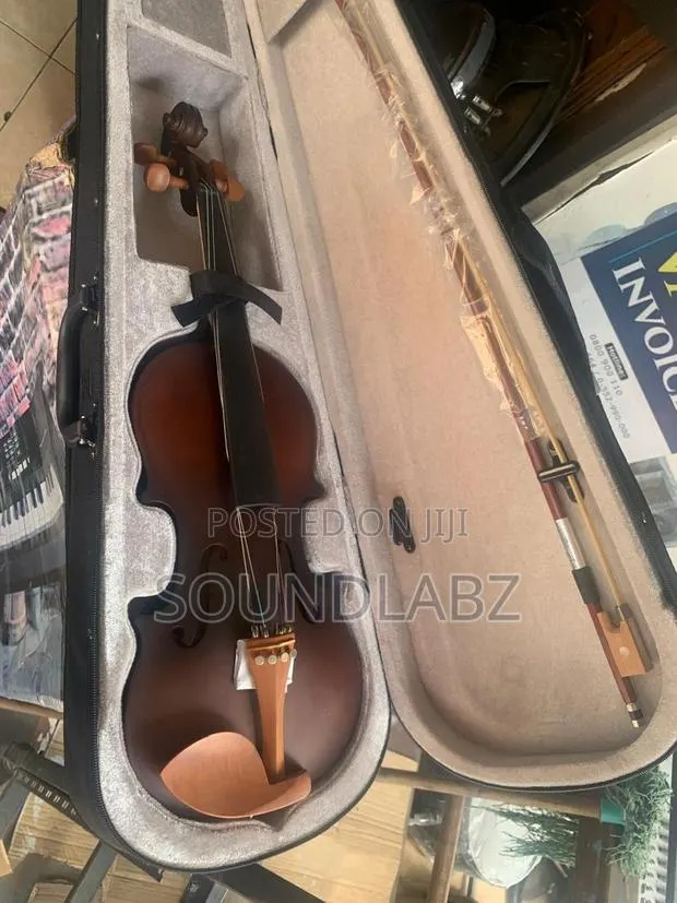Givson 4×4 Violin With Hard Case, Bow, Rosin · Photo 1