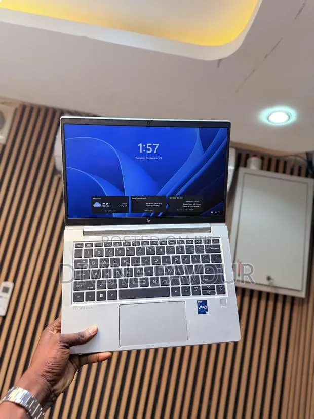 Laptop HP EliteBook 630 G10 16GB Intel Core i5 SSD 256GB · Photo 1