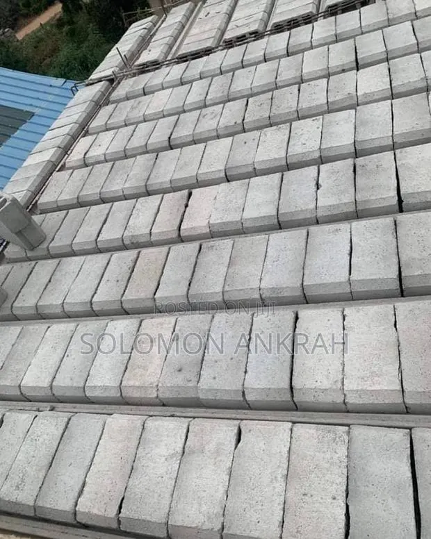 Floor Beams and Blocks · Photo 1