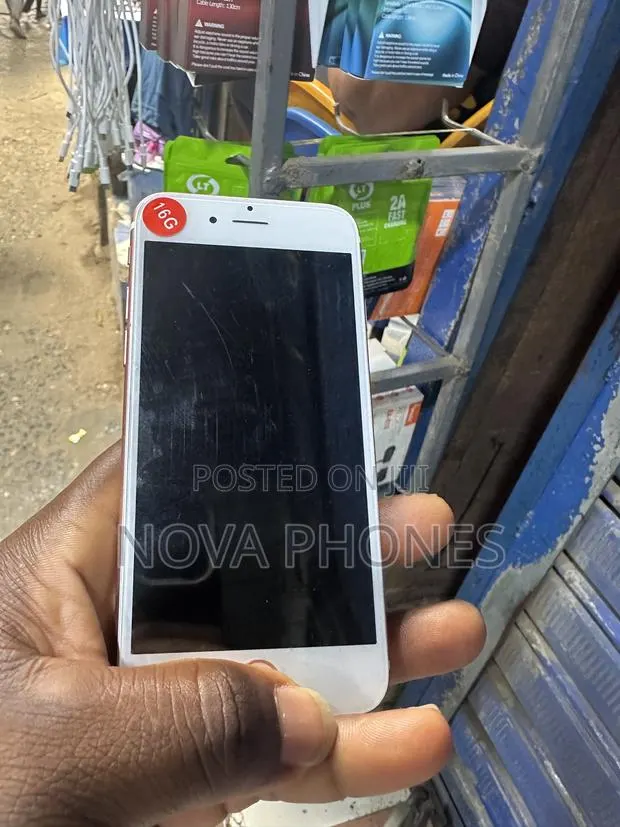 Apple iPhone 6s 16 GB · Photo 1