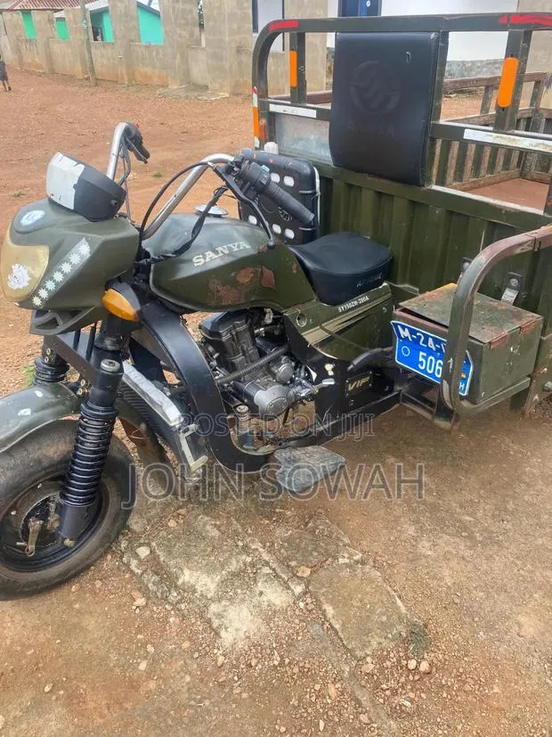Motorcycle 2024 Green · Photo 1