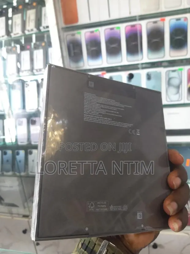New Samsung Galaxy Z Fold8 Ultra 512 GB Black · Photo 1