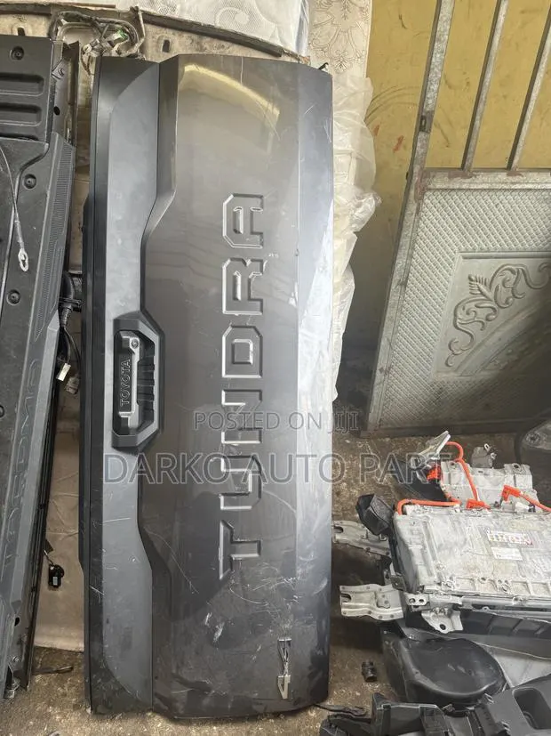 Toyota Tundra 2022–2026 Tailgate Complete Available · Photo 1