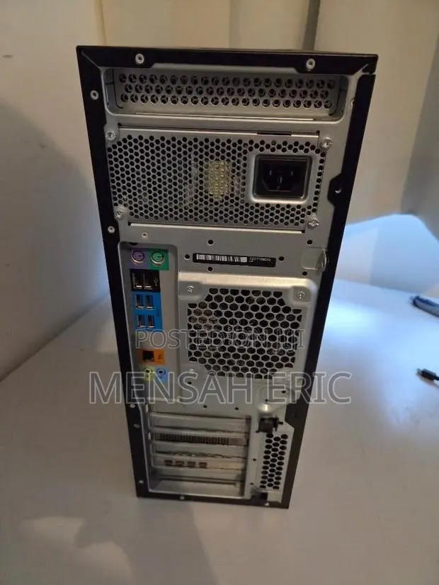 Server HP 32GB Intel Xeon HDD+SSD 512GB · Photo 1