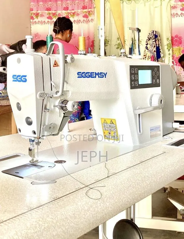 Semi-Used Digital Industrial Sewing Machine · Photo 1