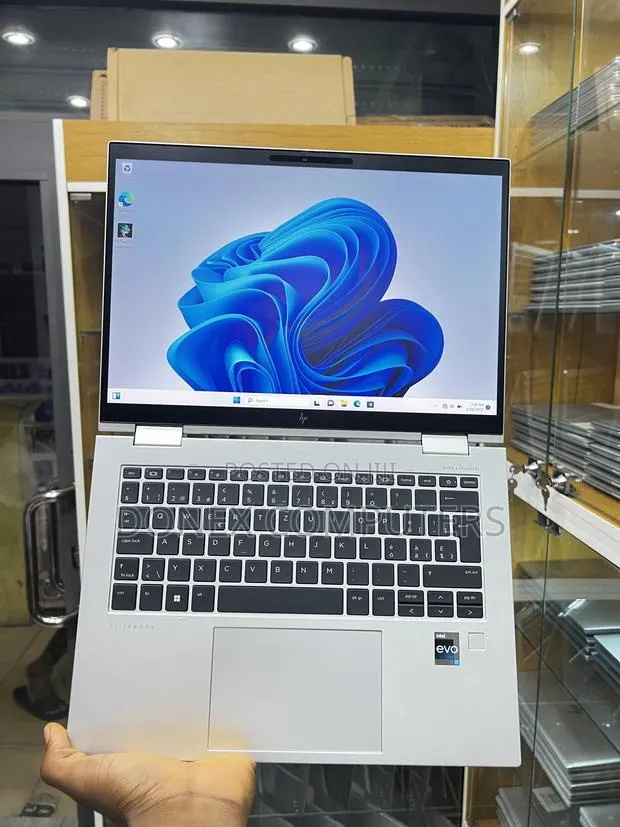 Laptop HP EliteBook x360 1040 G9 16GB Intel Core i7 SSD 512GB · Photo 1
