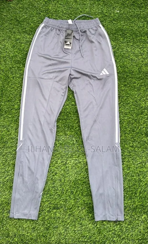 Ash Adidas Trousers · Photo 1