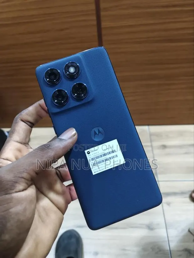 New Motorola Edge 60 Fusion 256 GB Blue · Photo 1