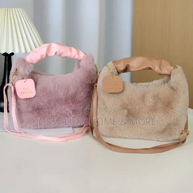 Ladies Fluffy Bag · Photo 1