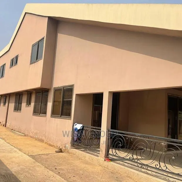 5bdrm Duplex in Wisa Groups, Accra Metropolitan for Rent · Photo 1