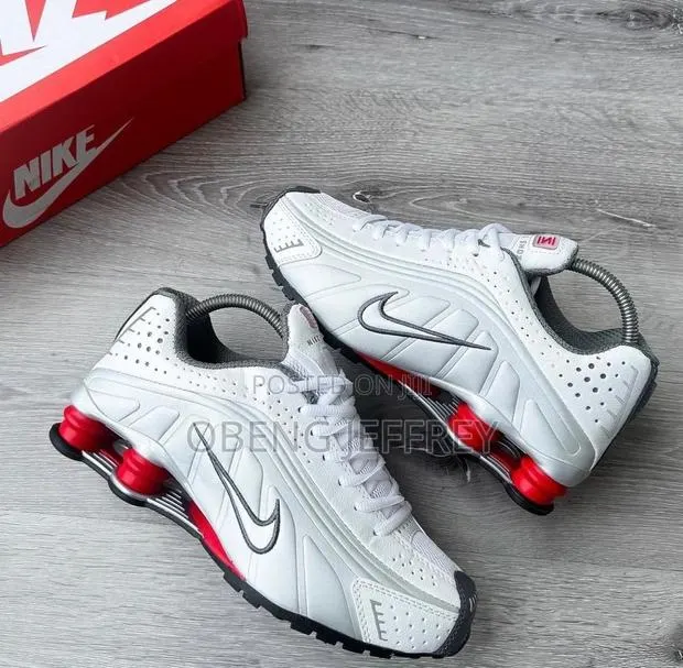 Original Nike Shox R4 White/Silver · Photo 1
