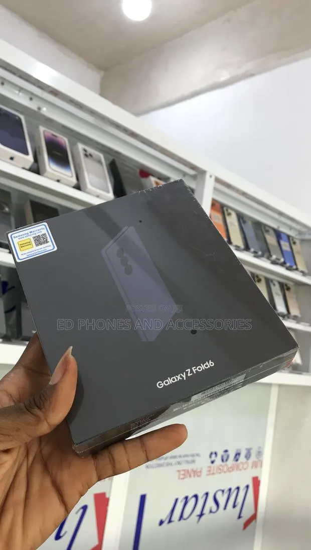 New Samsung Galaxy Z Fold6 256 GB Blue · Photo 1