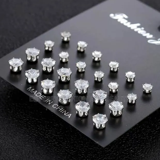 Diamond Magnetic Earrings · Photo 1
