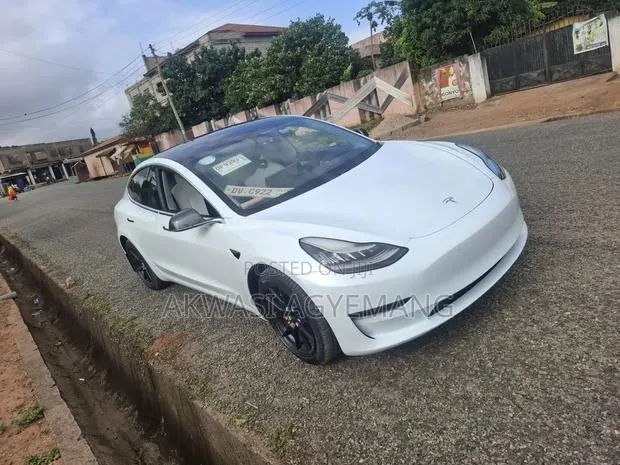 Tesla Model 3 Long Range AWD 2019 White · Photo 1